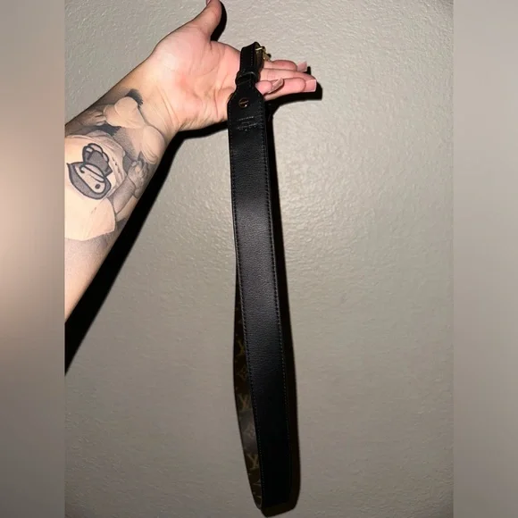 Louis Vuitton Bandoulière XL - Picture 7 of 10